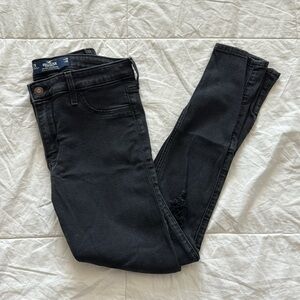 Hollister Mid-Rise Ripped Jean Legging